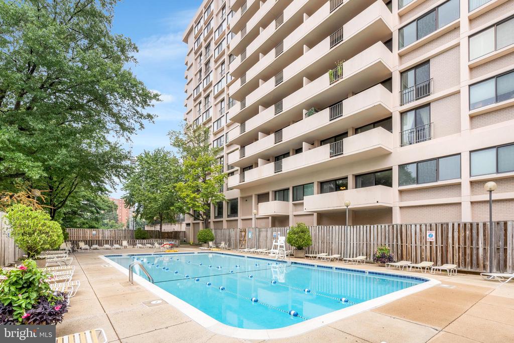 4141 N HENDERSON ROAD 805