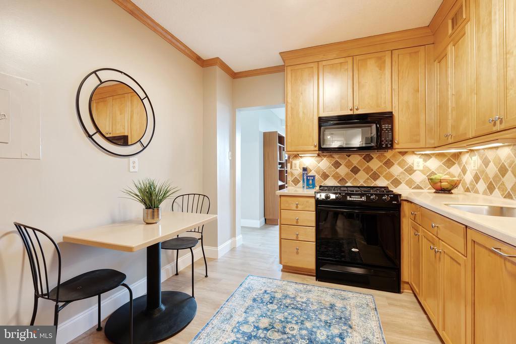 4141 N HENDERSON ROAD 805