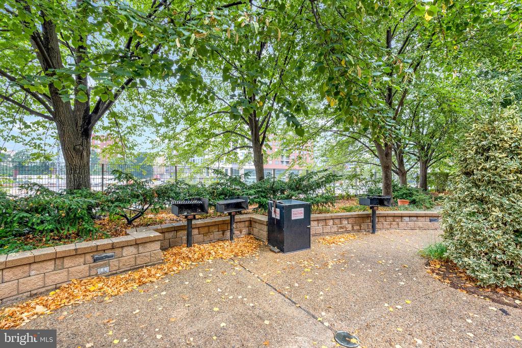 4141 N HENDERSON ROAD 805