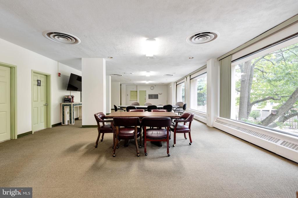 4141 N HENDERSON ROAD 805