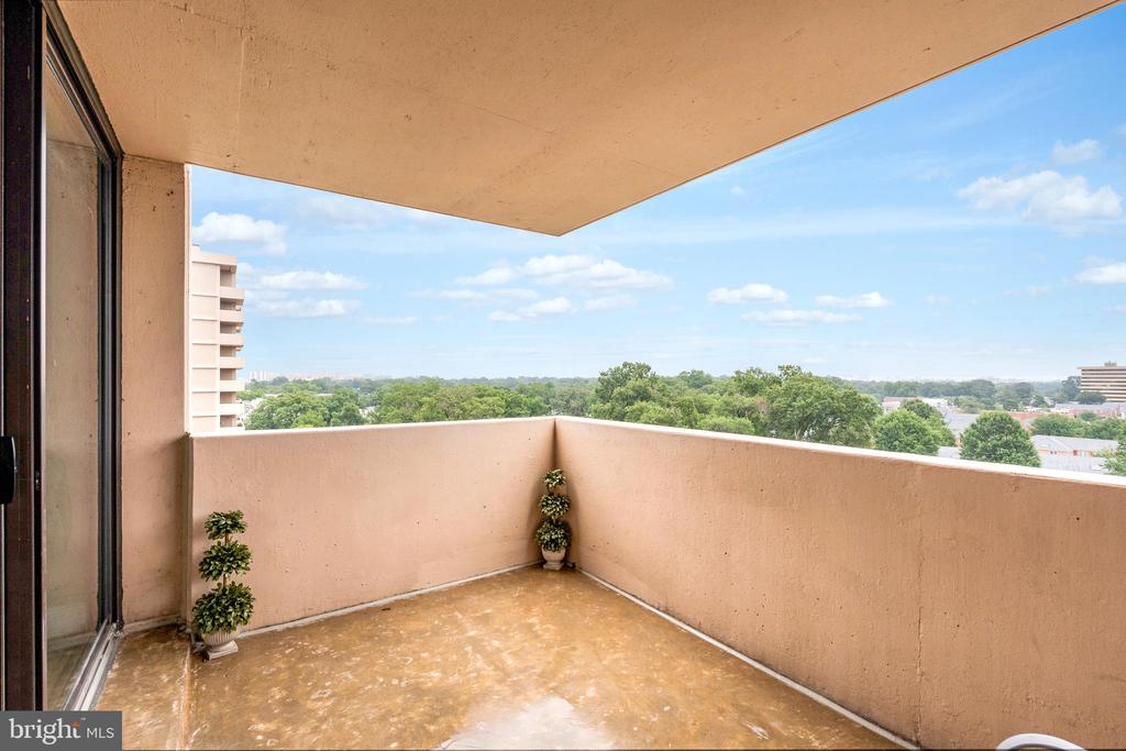 4141 N HENDERSON ROAD 805
