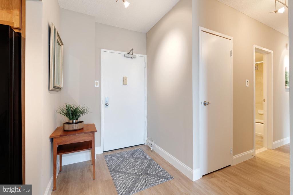 4141 N HENDERSON ROAD 805