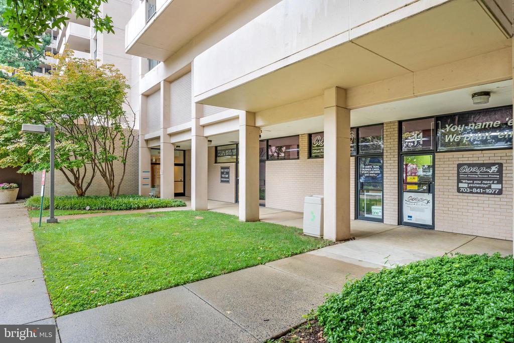 4141 N HENDERSON ROAD 805