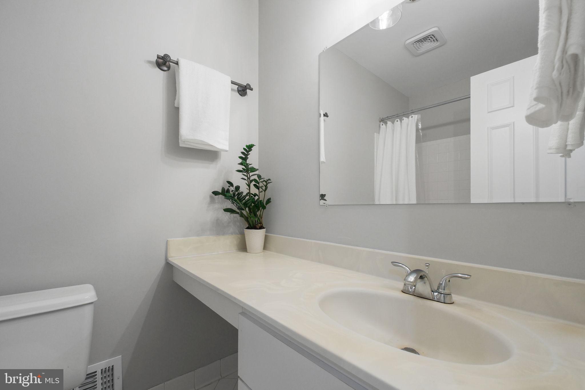 16 S MANCHESTER STREET