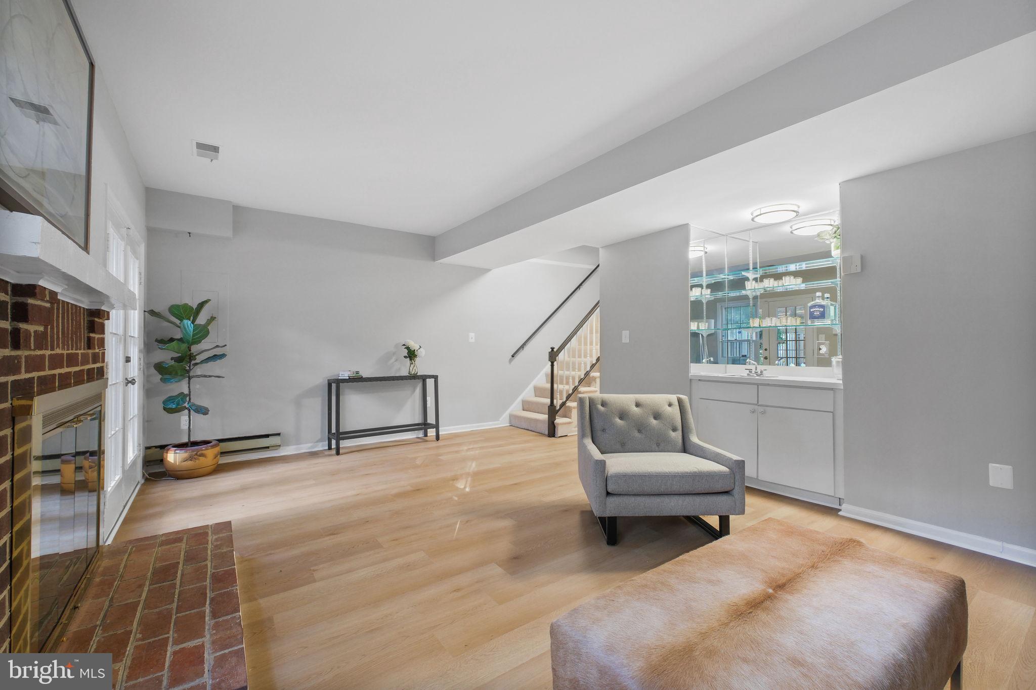 16 S MANCHESTER STREET