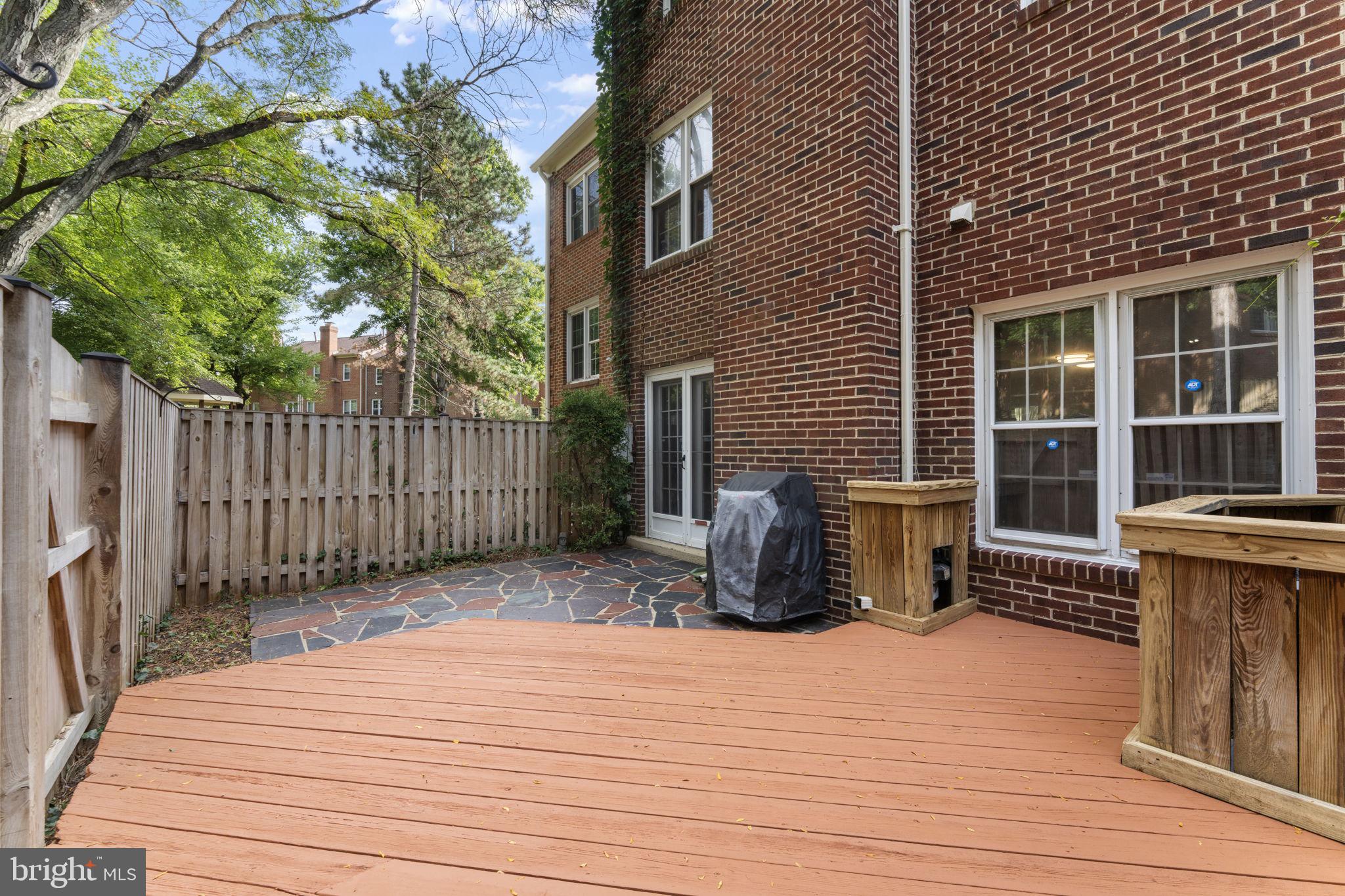 16 S MANCHESTER STREET