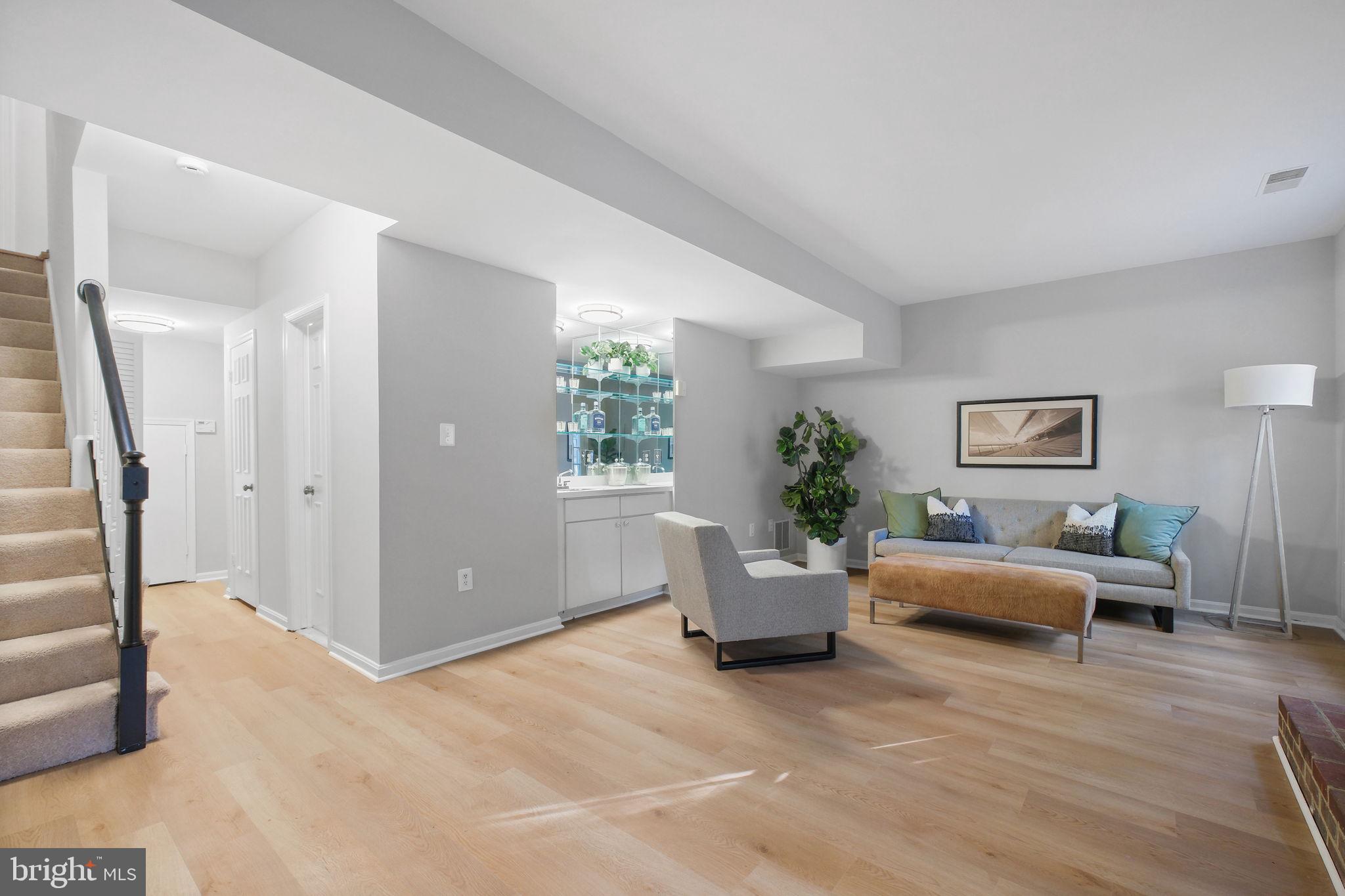 16 S MANCHESTER STREET