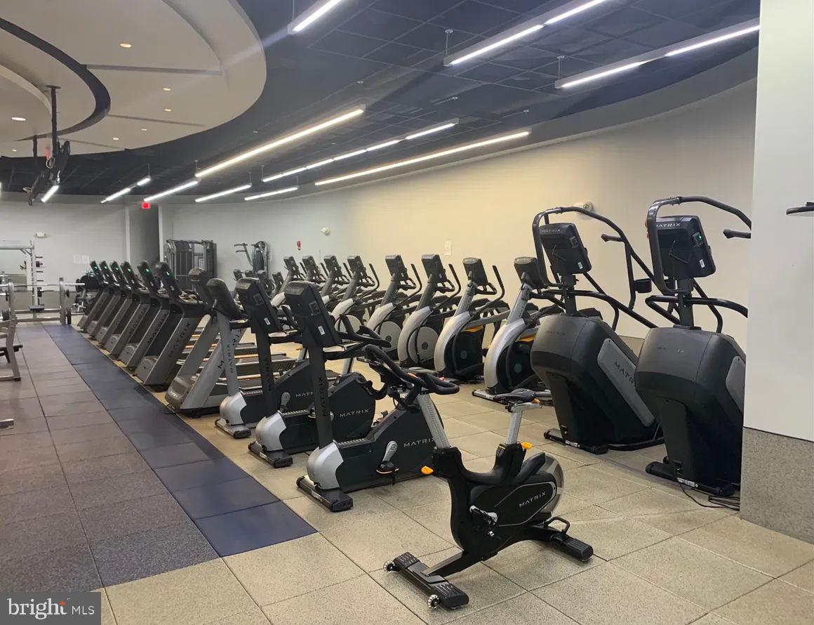 1021 ARLINGTON BOULEVARD 842