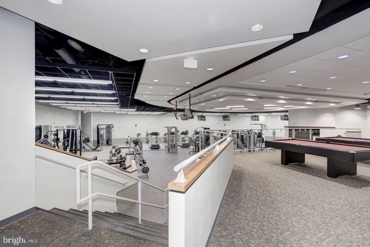 1021 ARLINGTON BOULEVARD 842