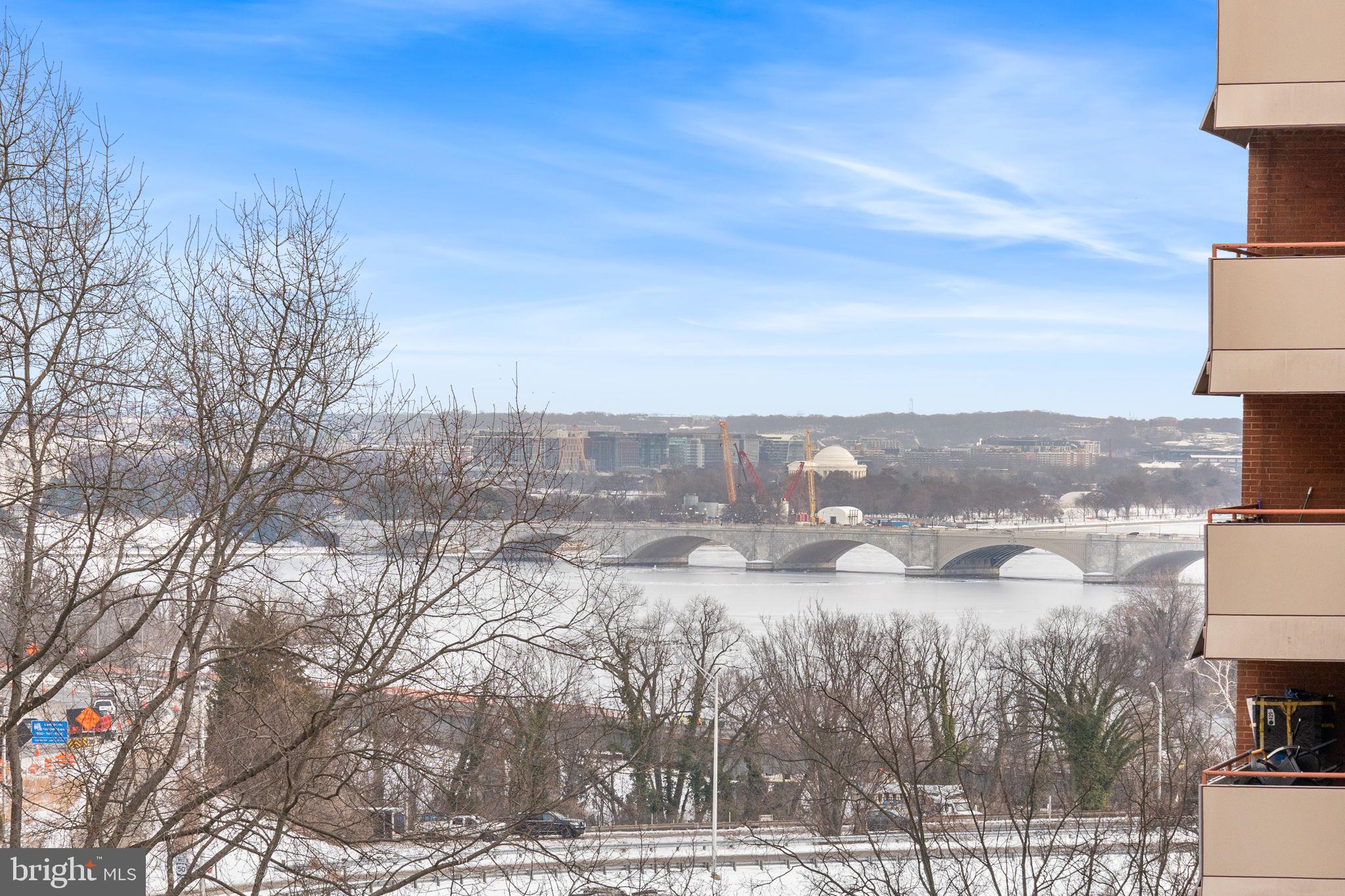 1021 ARLINGTON BOULEVARD 842