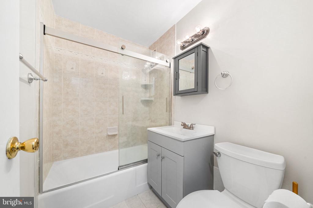 1021 ARLINGTON BOULEVARD 842