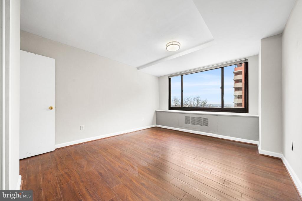 1021 ARLINGTON BOULEVARD 842