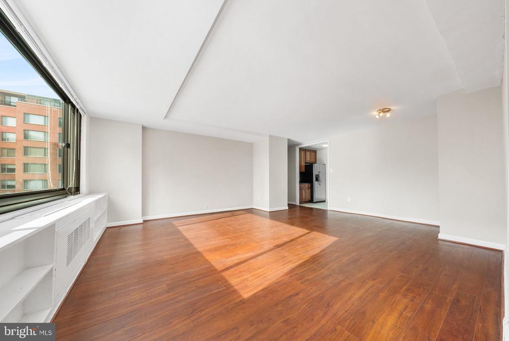 1021 ARLINGTON BOULEVARD 842