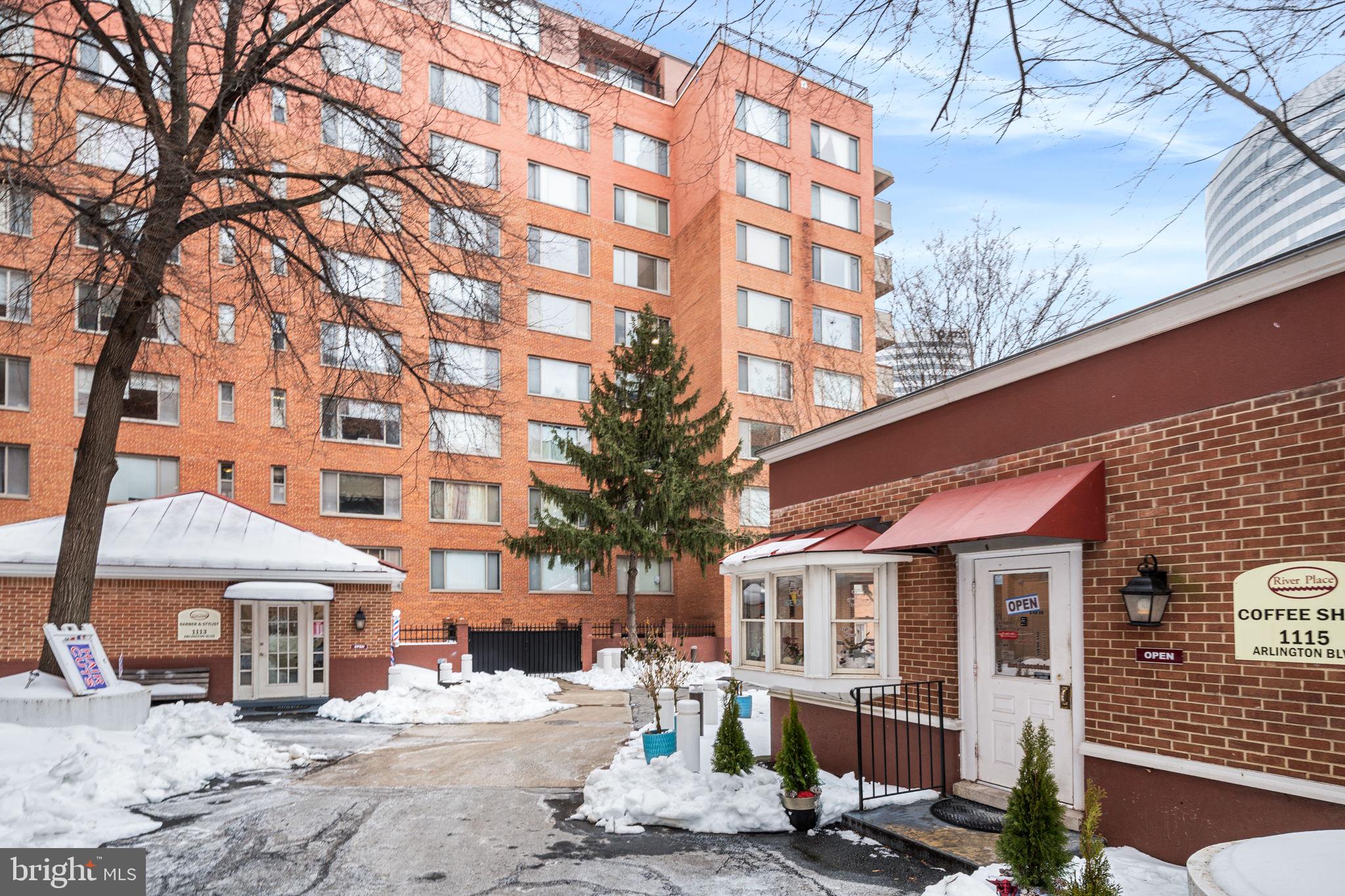 1021 ARLINGTON BOULEVARD 842