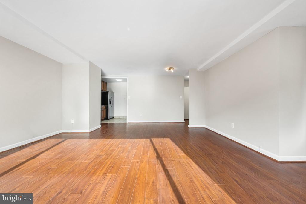 1021 ARLINGTON BOULEVARD 842