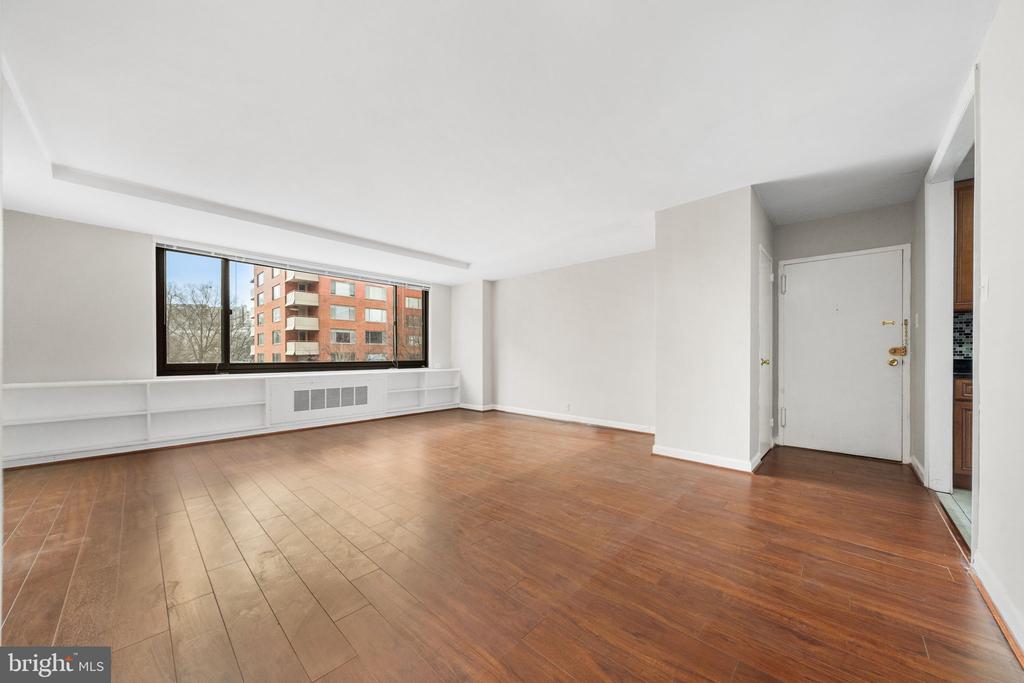 1021 ARLINGTON BOULEVARD 842