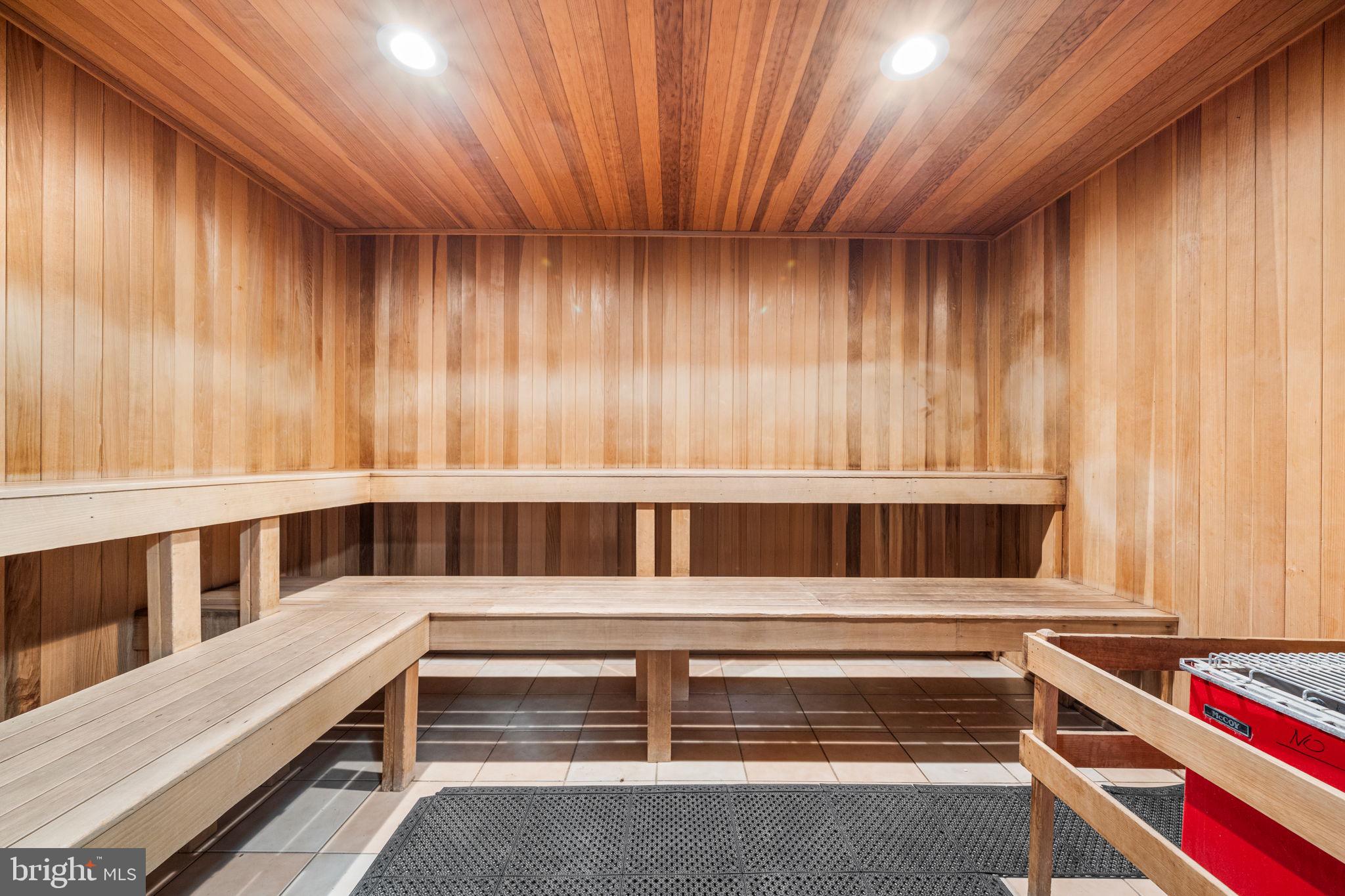 1021 ARLINGTON BOULEVARD 842