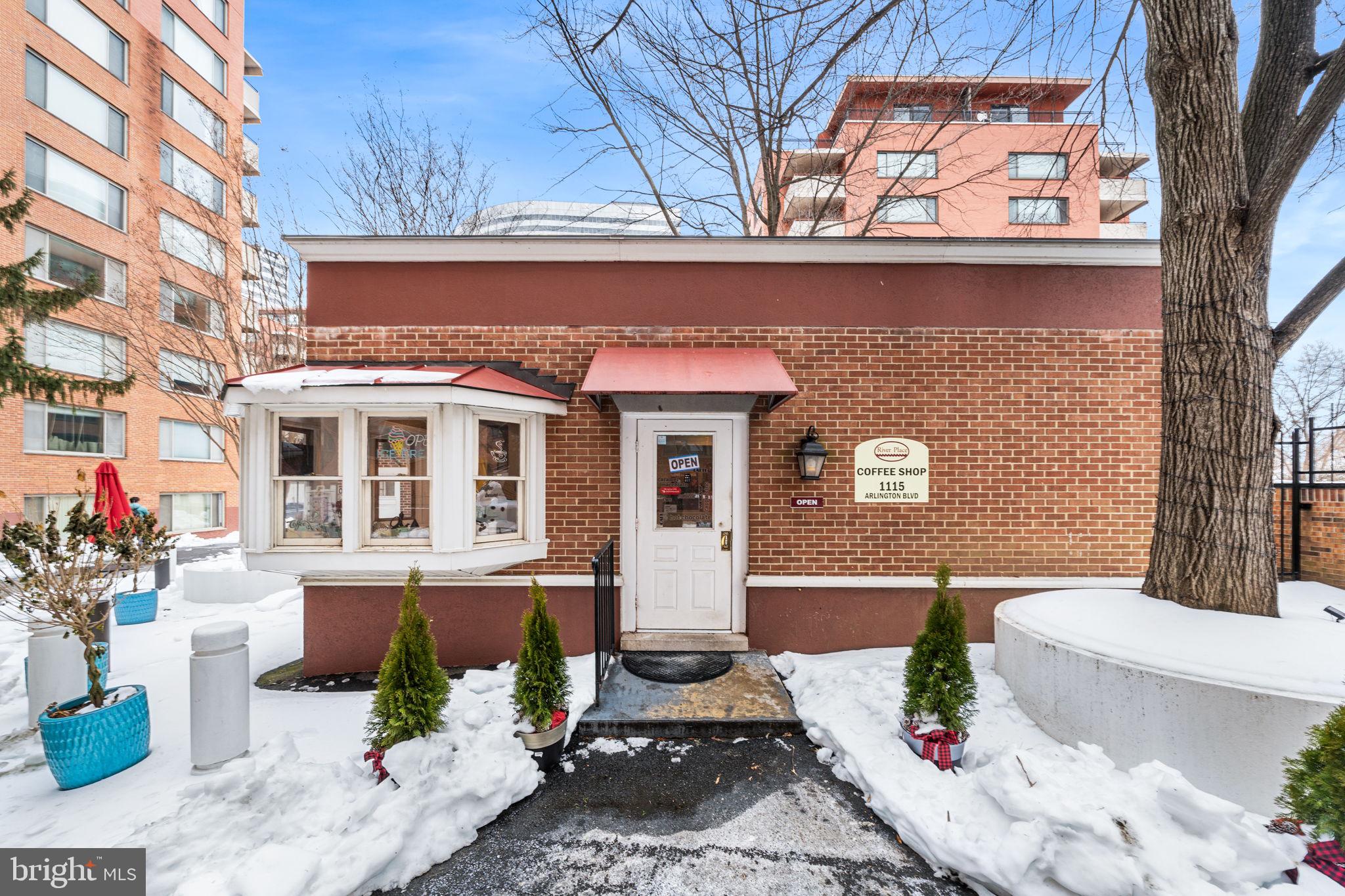 1021 ARLINGTON BOULEVARD 842