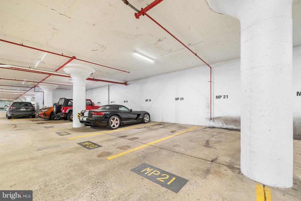 1021 ARLINGTON BOULEVARD 842