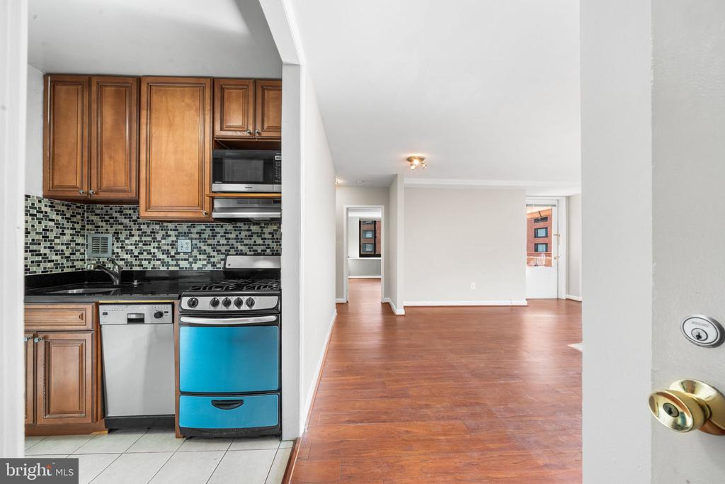 1021 ARLINGTON BOULEVARD 842