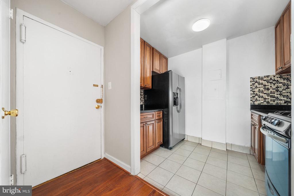 1021 ARLINGTON BOULEVARD 842