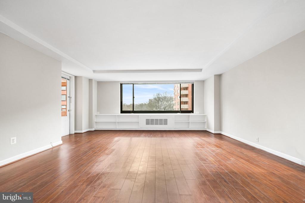 1021 ARLINGTON BOULEVARD 842