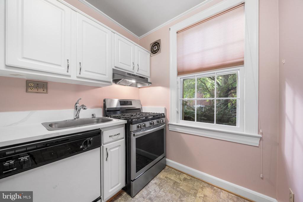 1400 S BARTON STREET S Unit: 424
