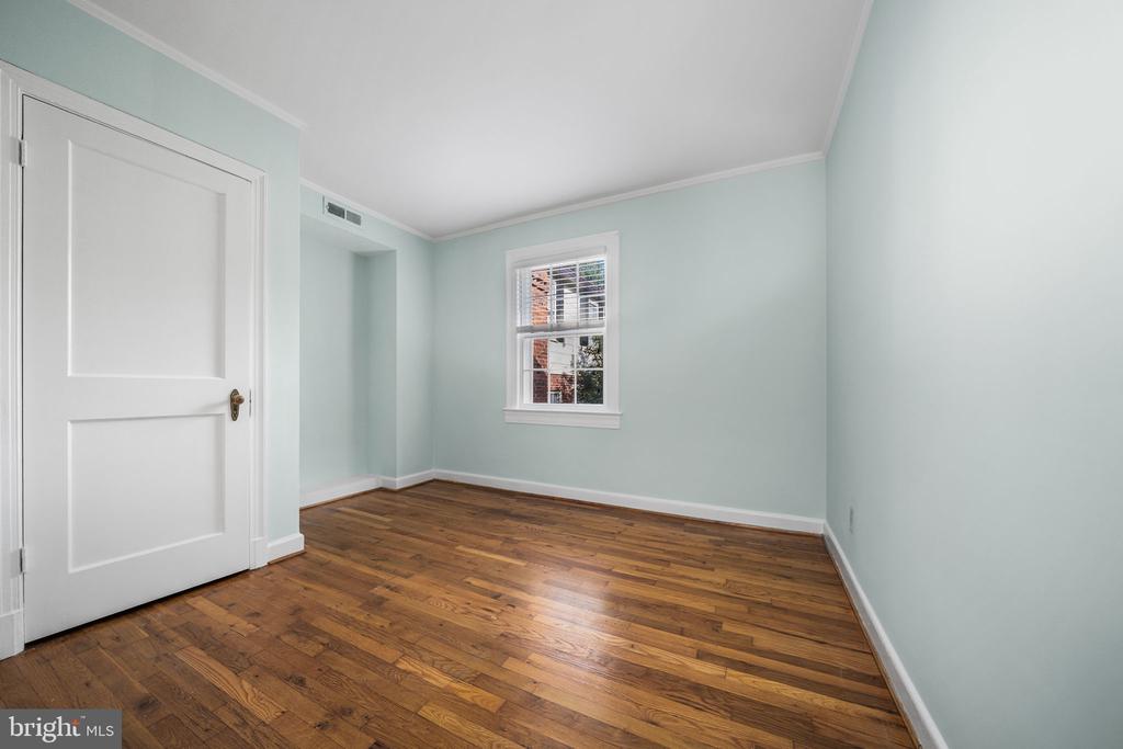 1400 S BARTON STREET S Unit: 424