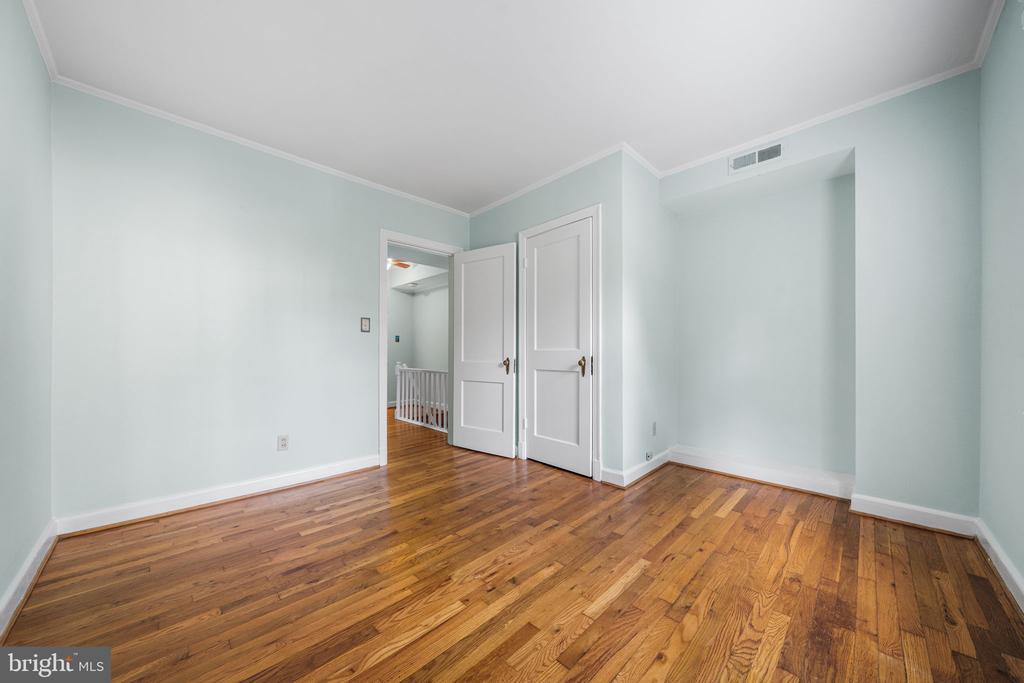 1400 S BARTON STREET S Unit: 424