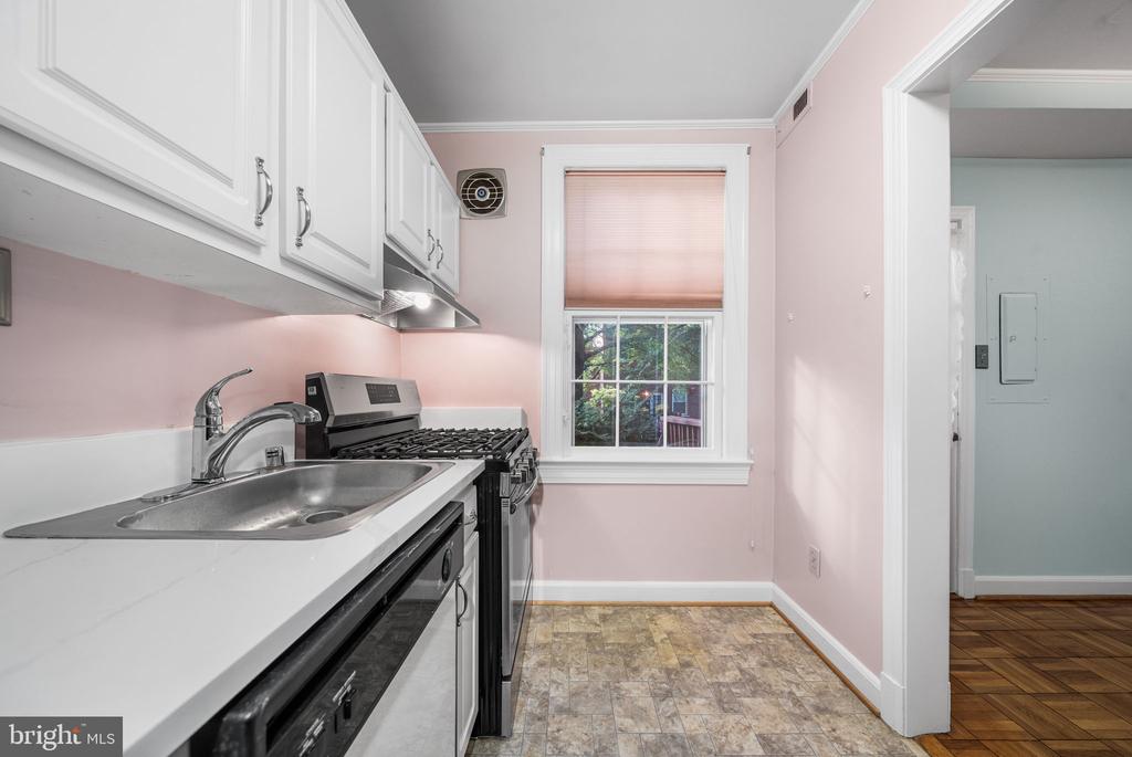 1400 S BARTON STREET S Unit: 424