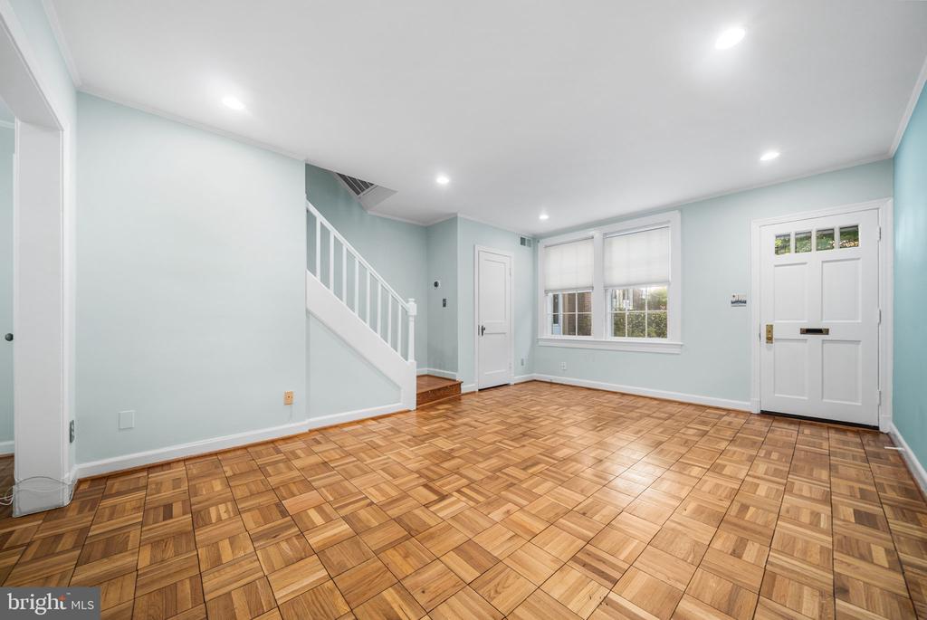 1400 S BARTON STREET S Unit: 424
