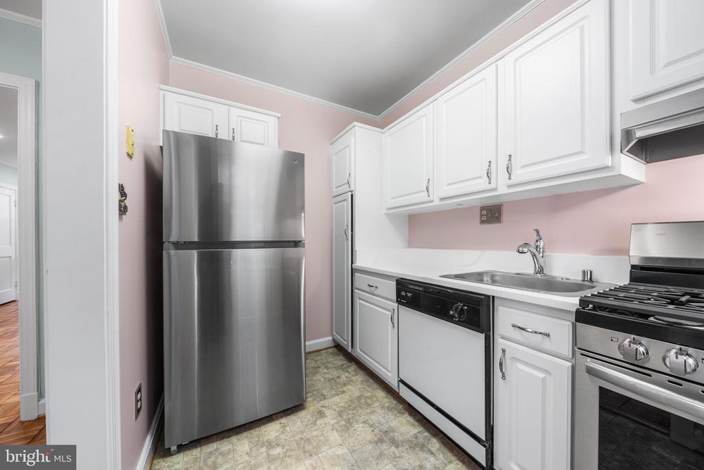 1400 S BARTON STREET S Unit: 424