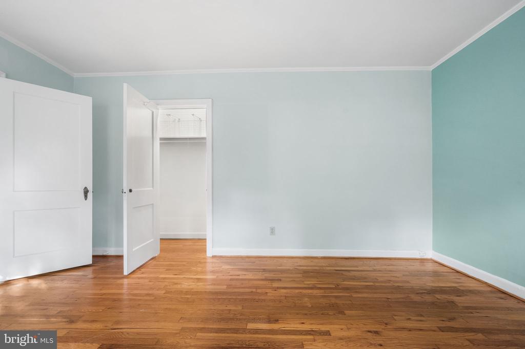 1400 S BARTON STREET S Unit: 424