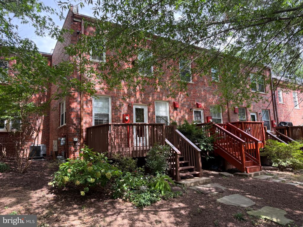 1400 S BARTON STREET S Unit: 424