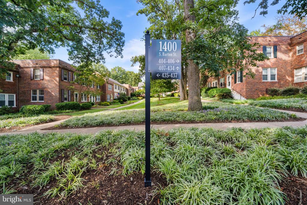 1400 S BARTON STREET S Unit: 424