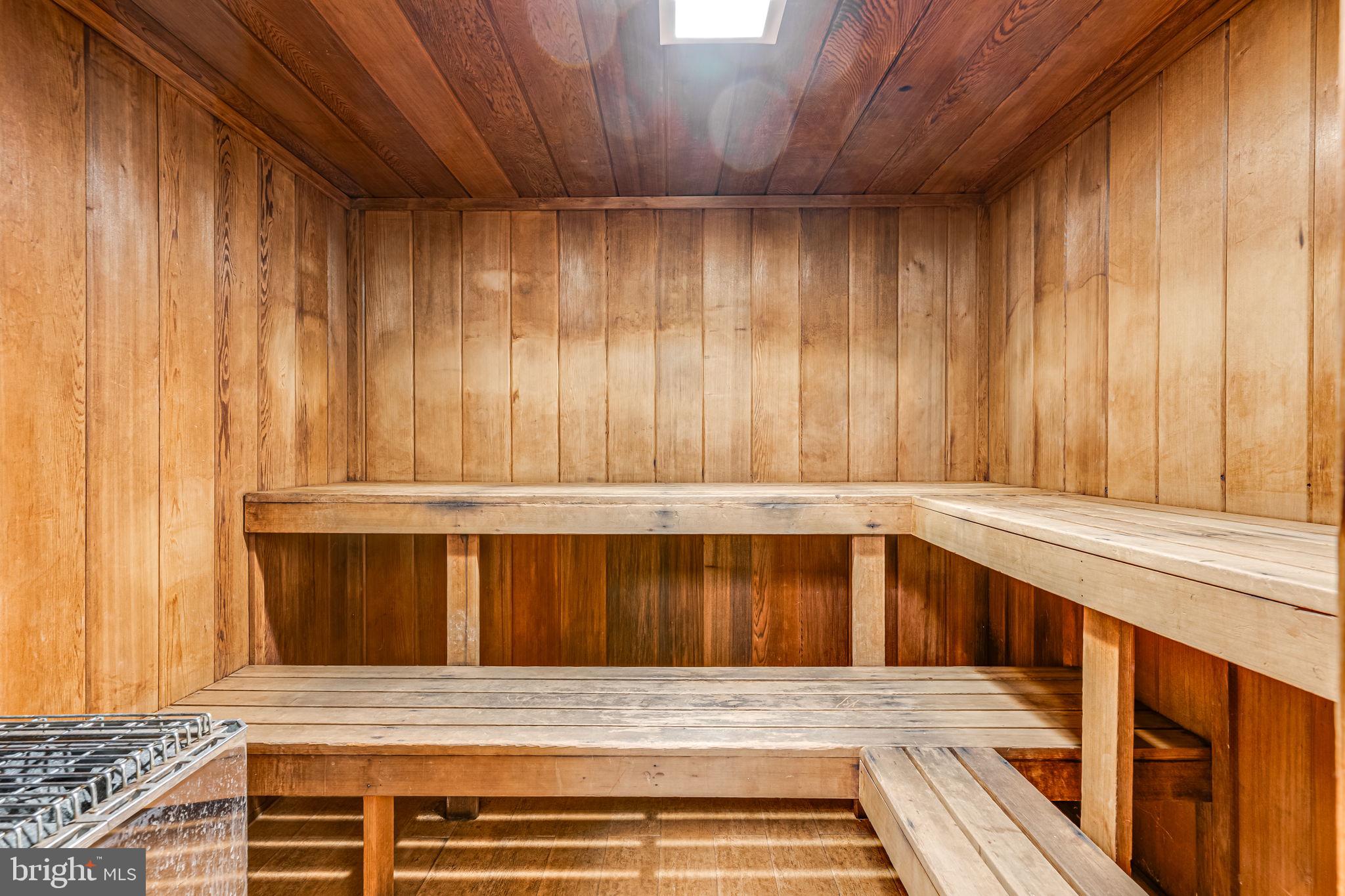 501 Slaters Ln #1005