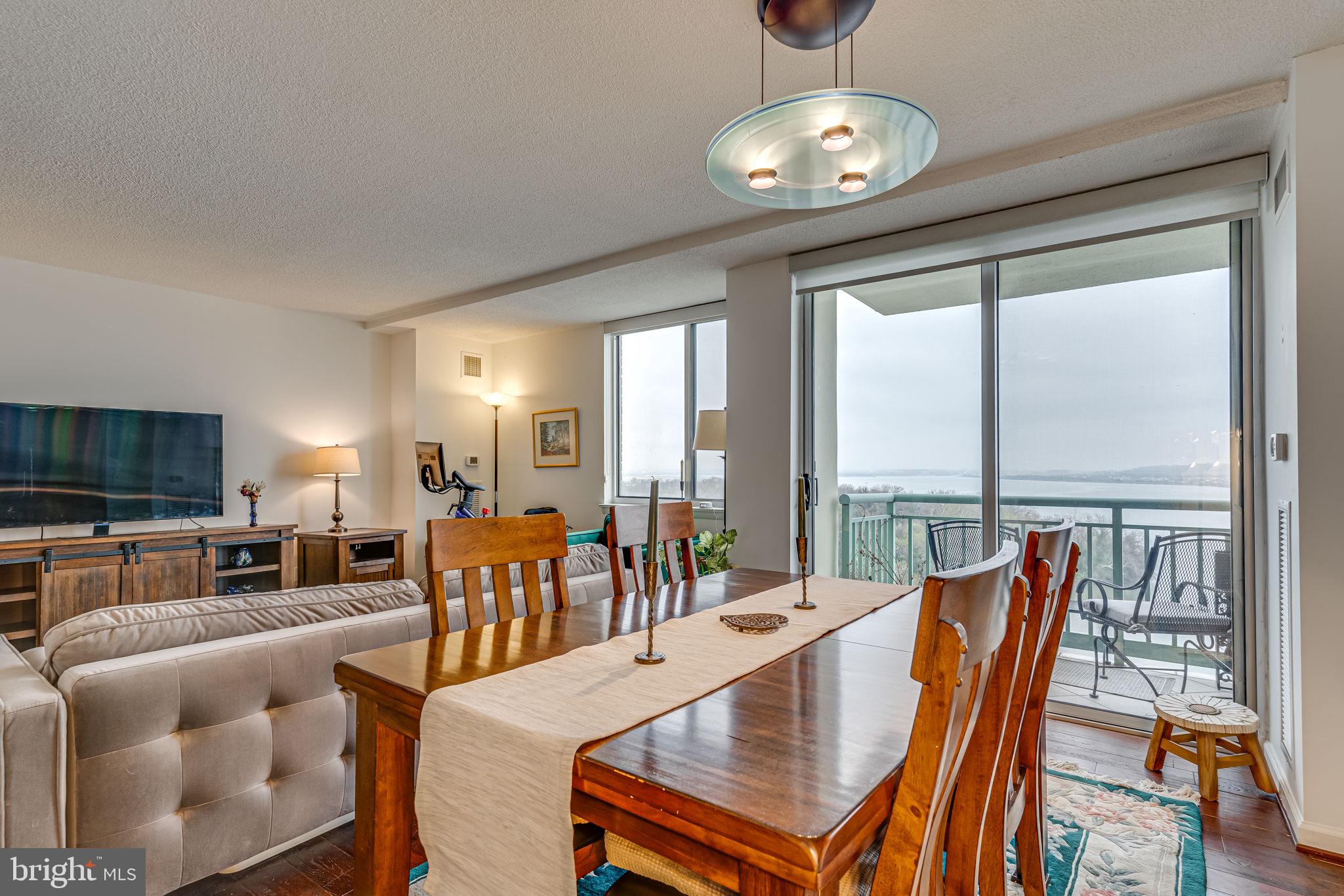 501 Slaters Ln #1005