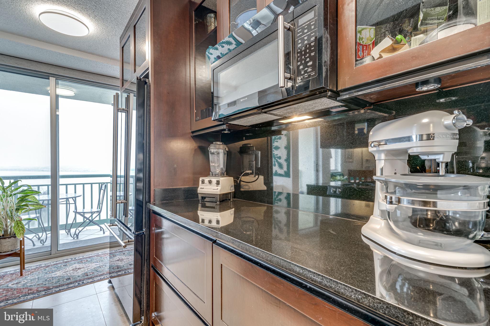 501 Slaters Ln #1005