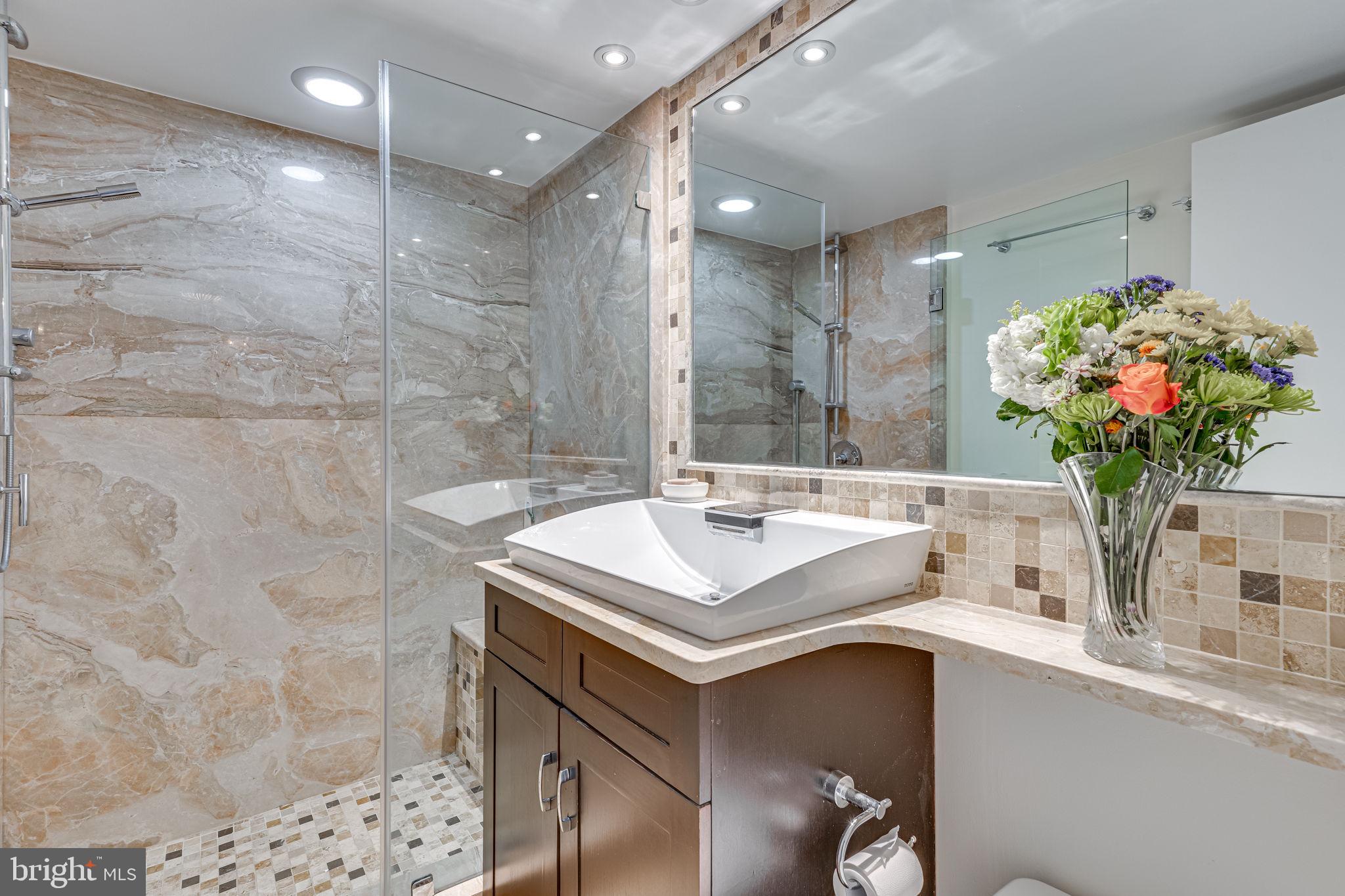 501 Slaters Ln #1005