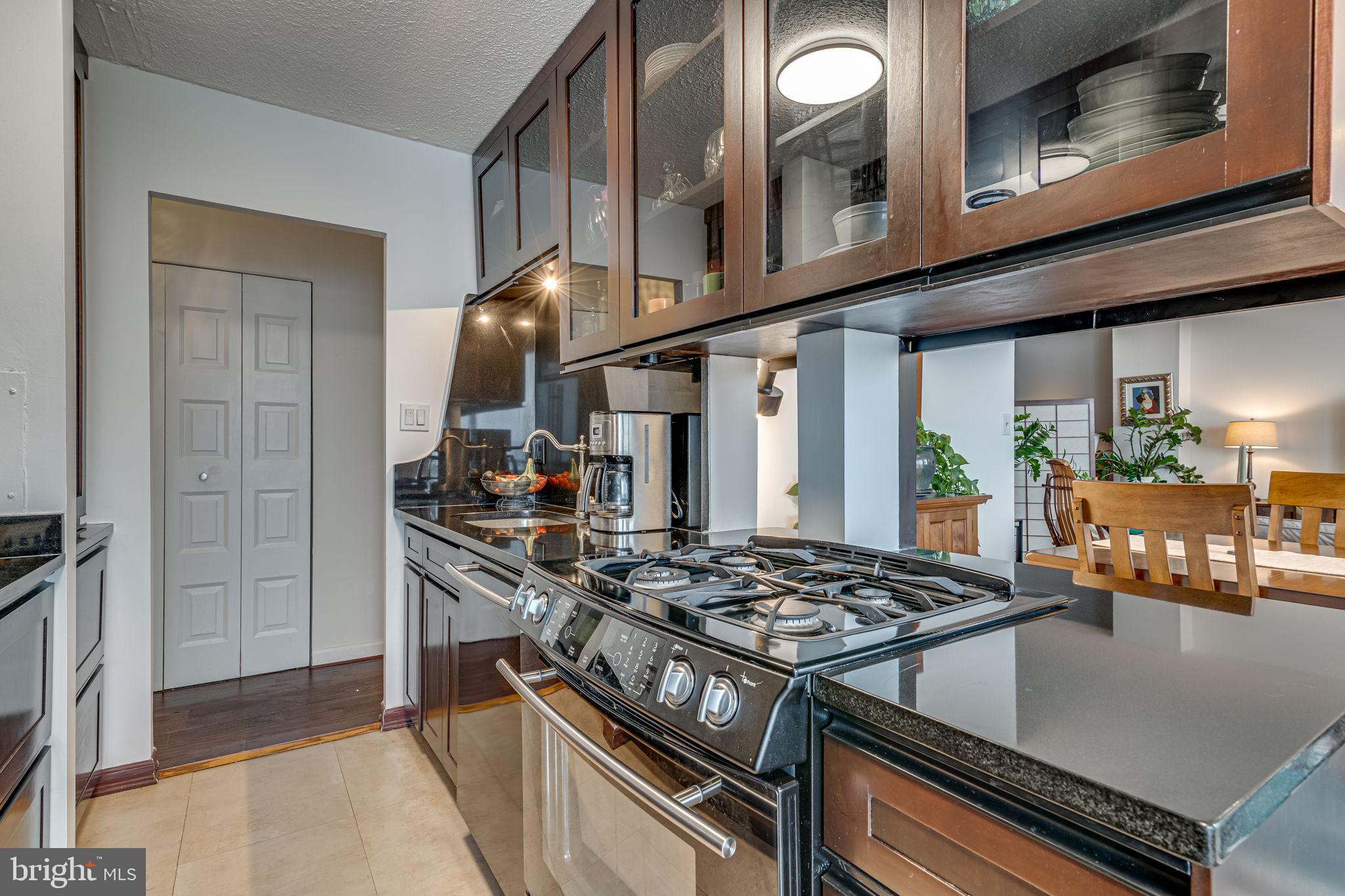 501 Slaters Ln #1005