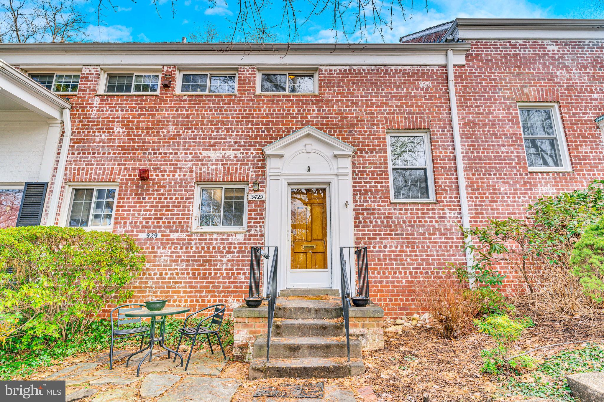 3429 MARTHA CUSTIS DR