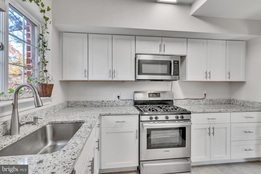 3429 MARTHA CUSTIS DR