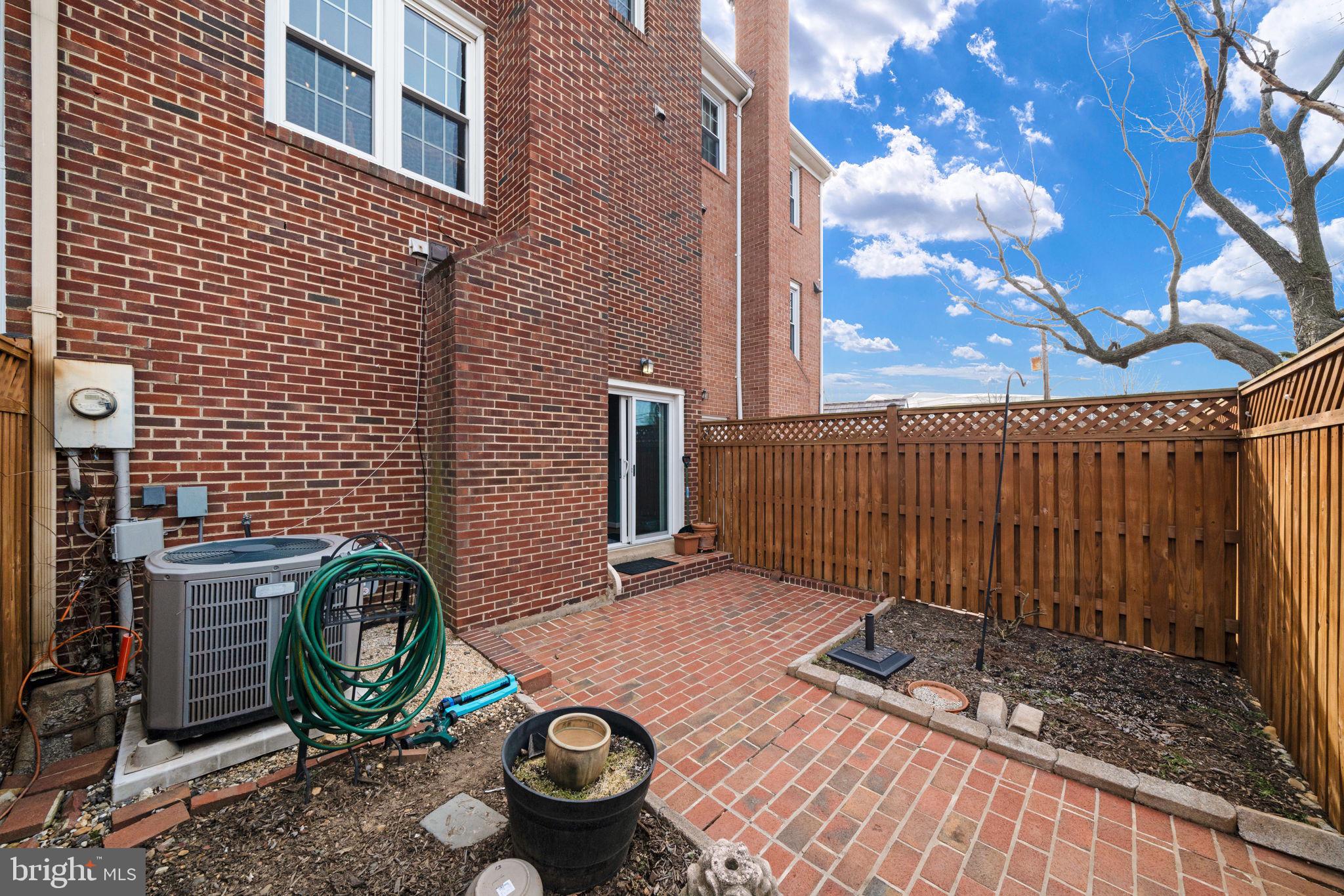 2731 Franklin Ct