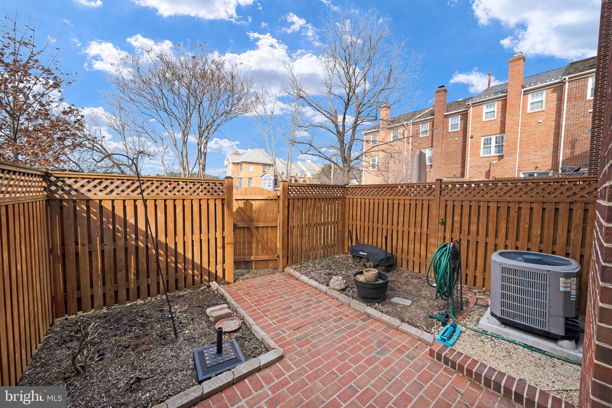 2731 Franklin Ct