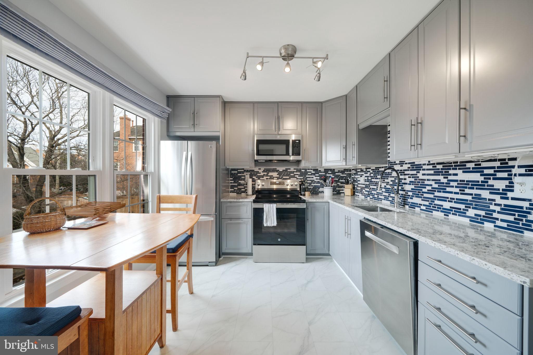 2731 Franklin Ct