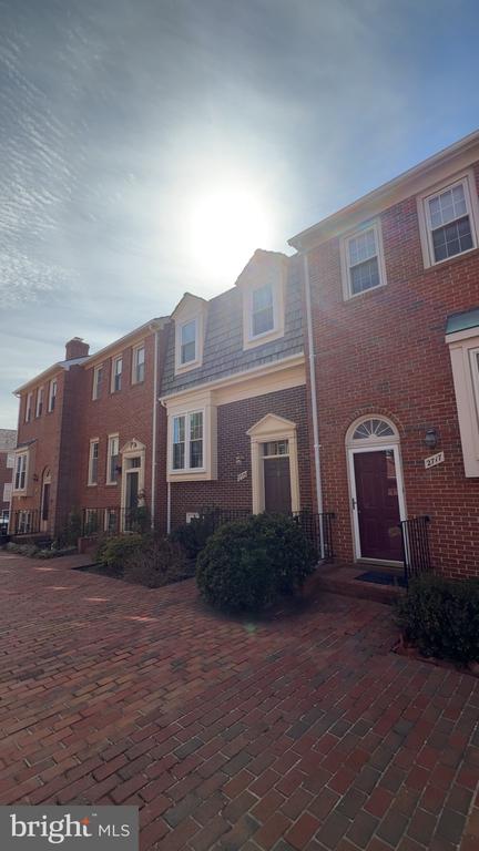 2719 Franklin Ct