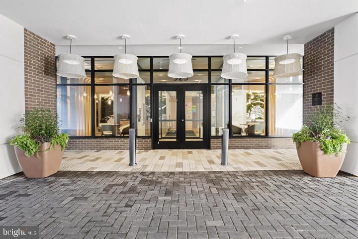 925 N FAIRFAX STREET Unit: 309