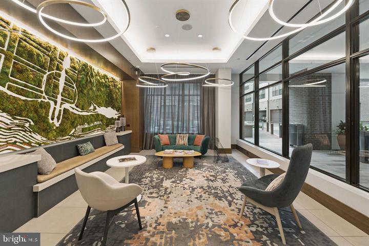 925 N FAIRFAX STREET Unit: 309