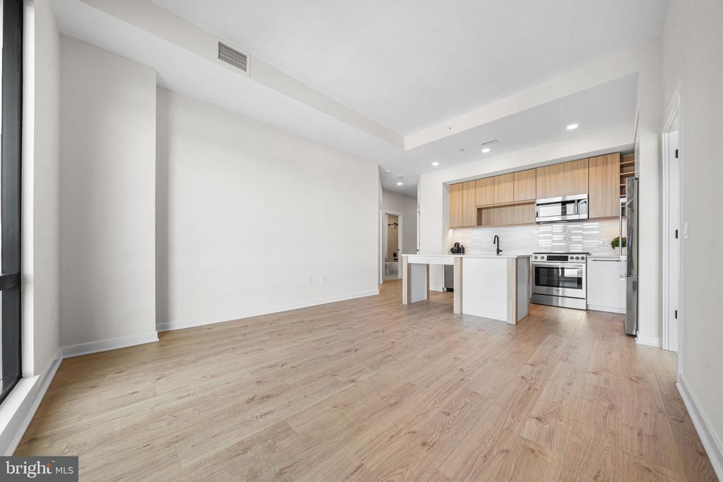 255 W FALLS STATION BOULEVARD 704