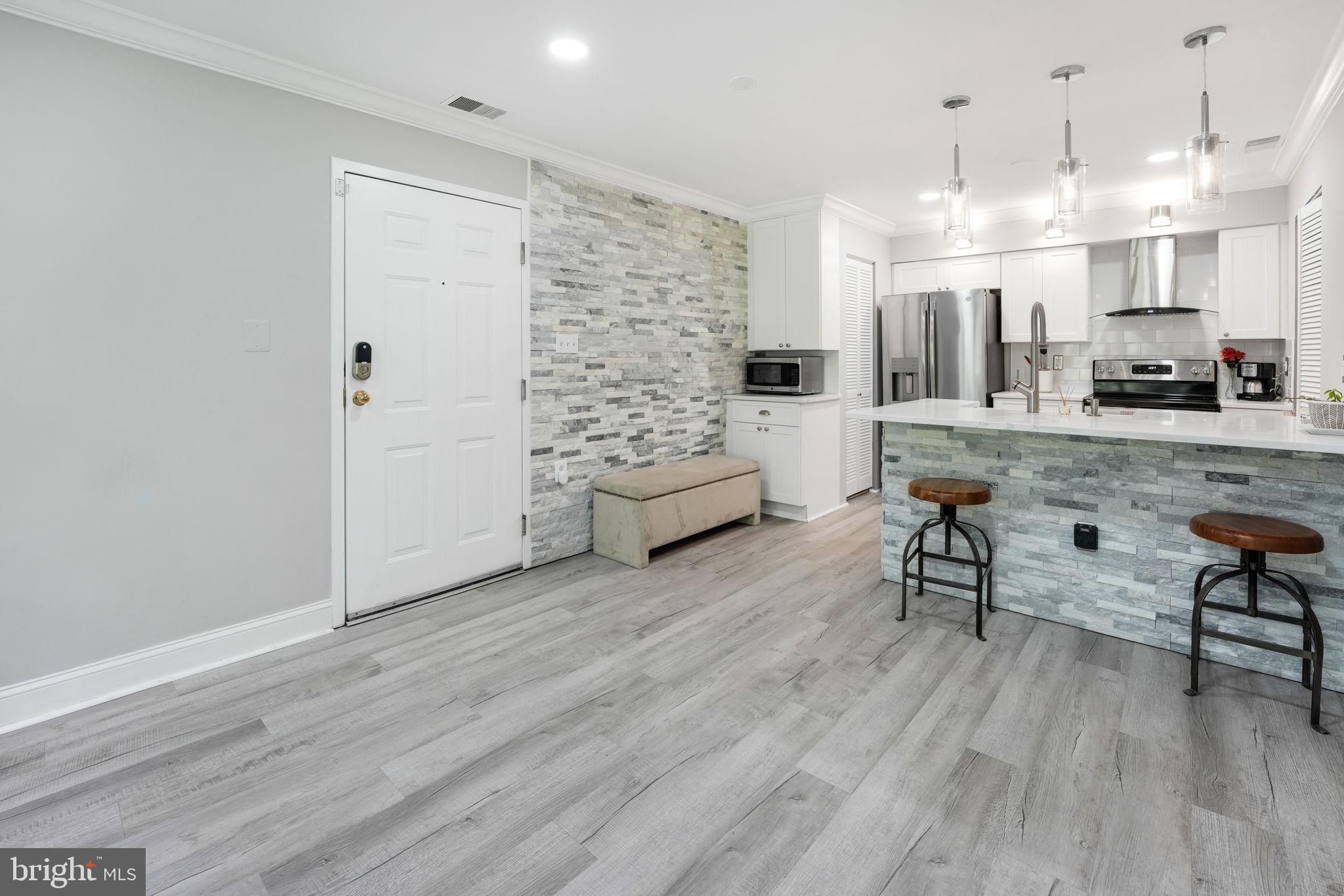 7592-A Lakeside Village Dr #7592a